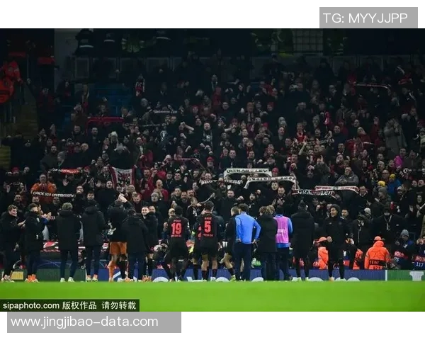 英超冷门：里昂大胜那不勒斯红牌事件引发全场热议